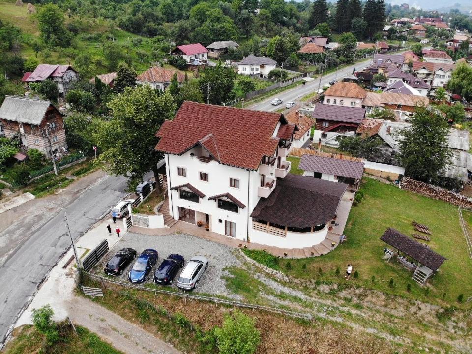 Heaven Guesthouse Corbeni Esterno foto