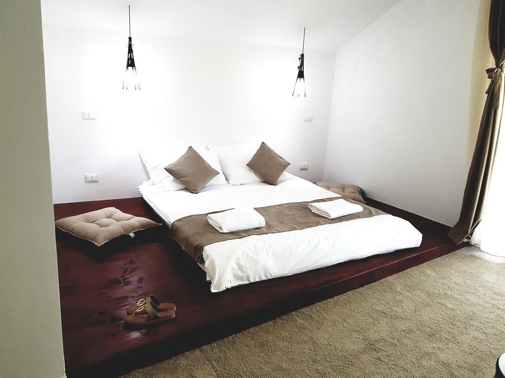 Heaven Guesthouse Corbeni Esterno foto