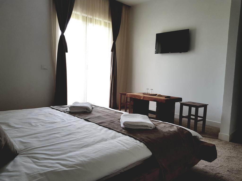 Heaven Guesthouse Corbeni Esterno foto