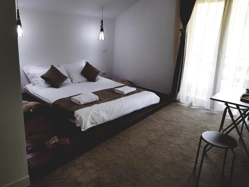 Heaven Guesthouse Corbeni Esterno foto