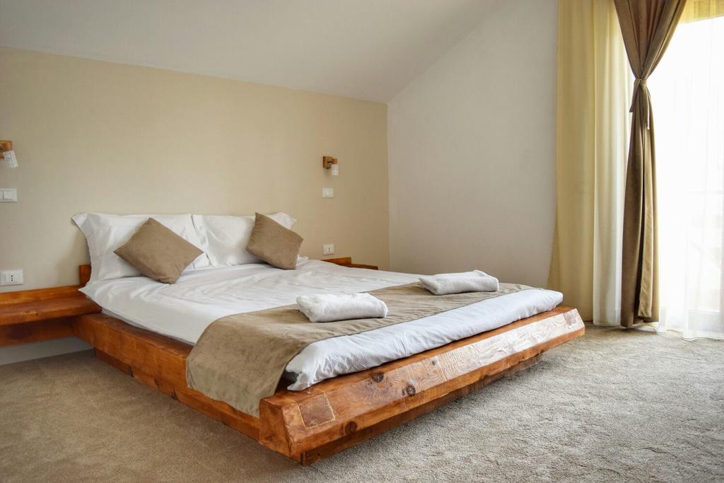 Heaven Guesthouse Corbeni Esterno foto