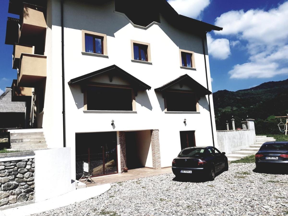 Heaven Guesthouse Corbeni Esterno foto