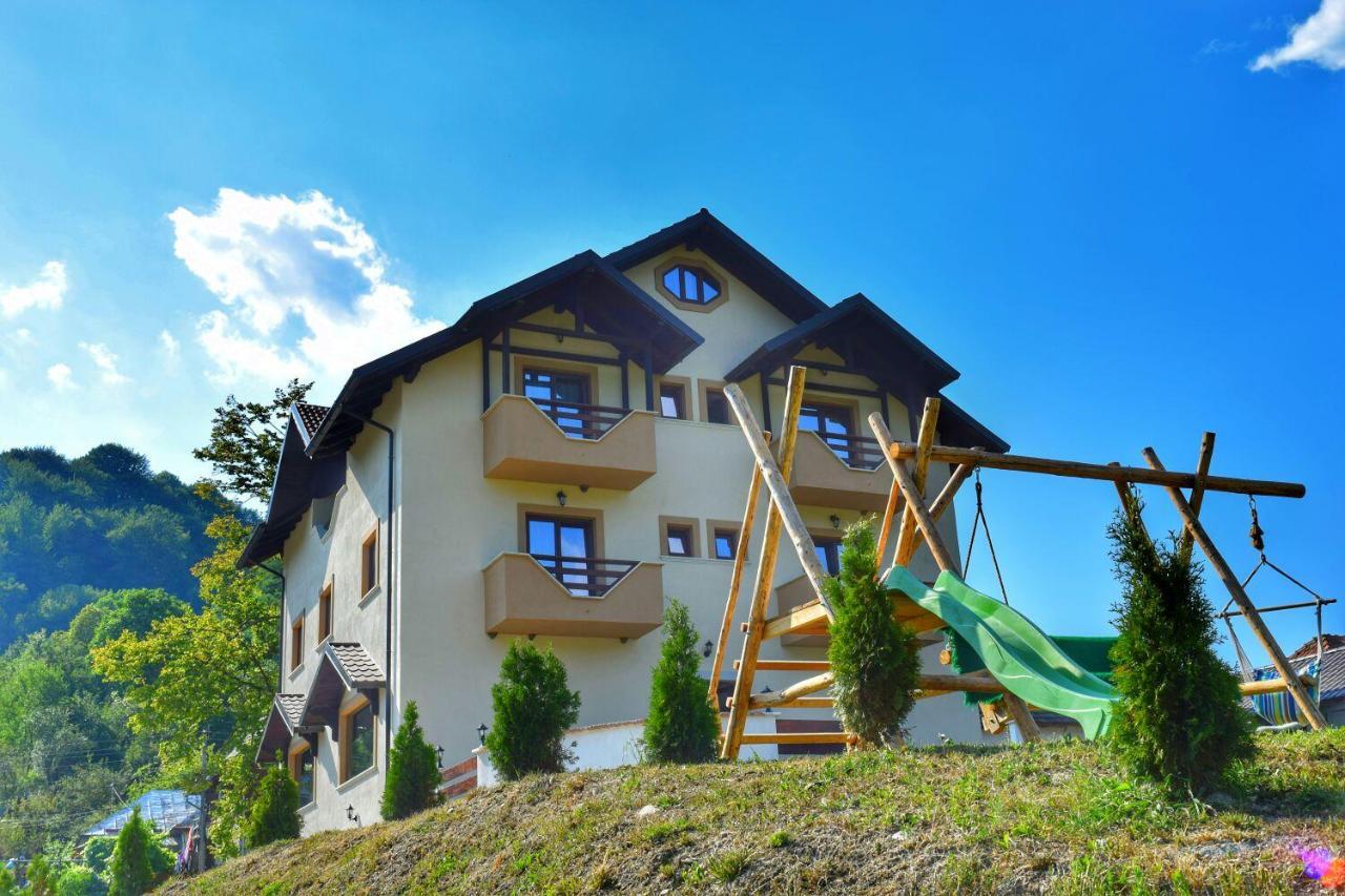 Heaven Guesthouse Corbeni Esterno foto