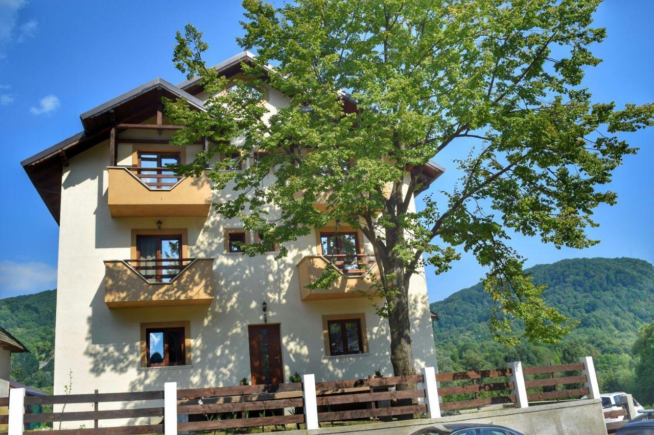 Heaven Guesthouse Corbeni Esterno foto